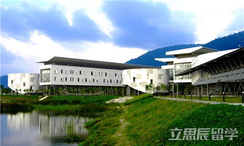 拉曼大学学院助学生减轻学费负担